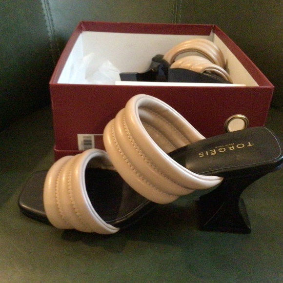 Torgeis Shoes - Torgeis beige slide with sculpted heel and cushioned straps